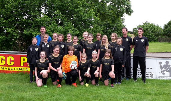 FCE Mädchenmannschaft